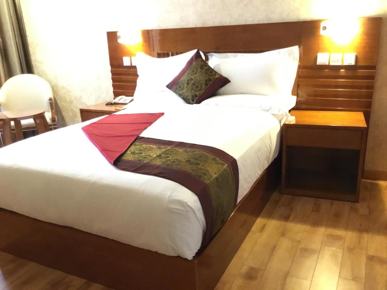 Marcen Addis Hotel Εξωτερικό φωτογραφία