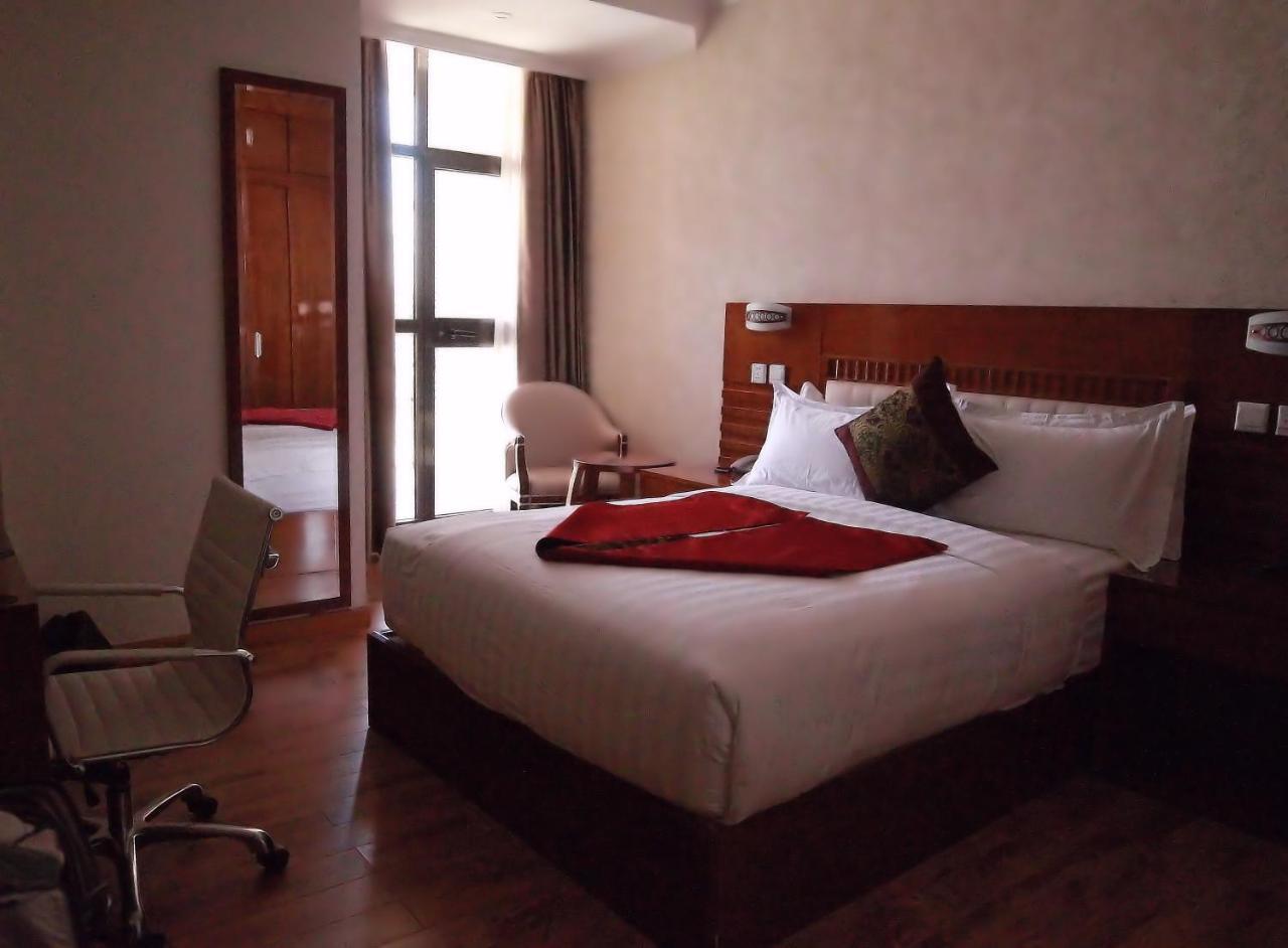 Marcen Addis Hotel Εξωτερικό φωτογραφία