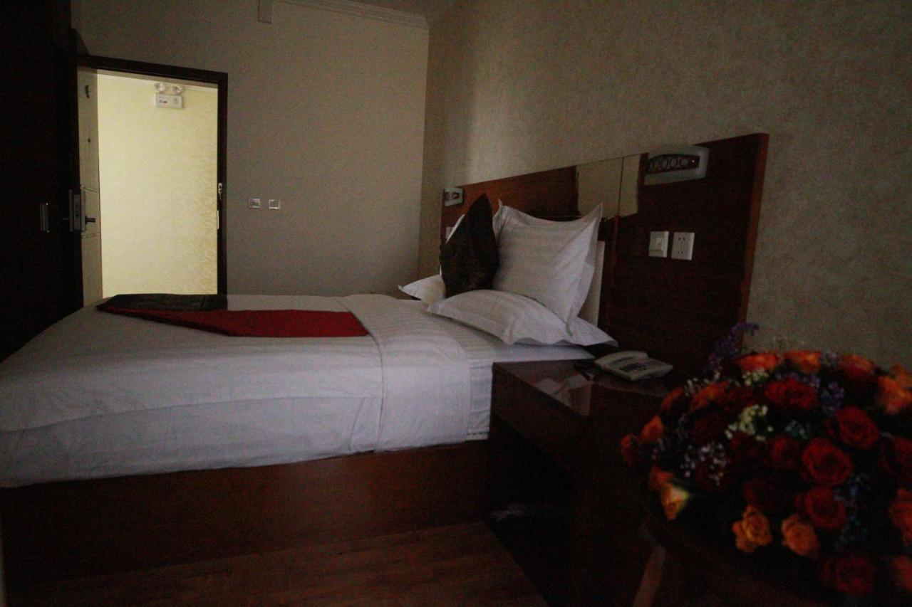 Marcen Addis Hotel Εξωτερικό φωτογραφία
