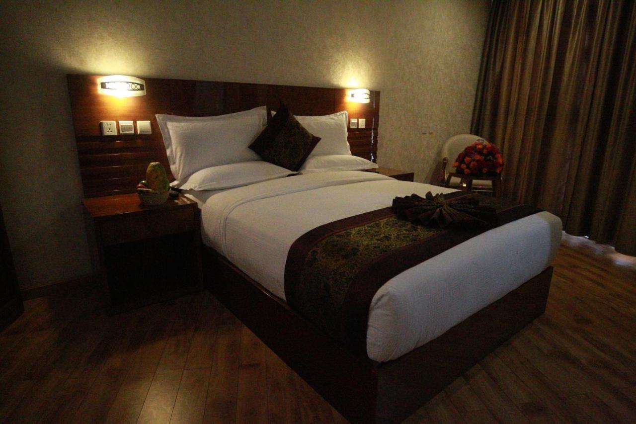 Marcen Addis Hotel Εξωτερικό φωτογραφία